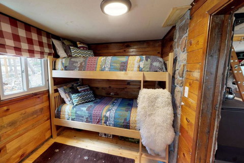 Lil' Frying Pan Cabin - Renee 3