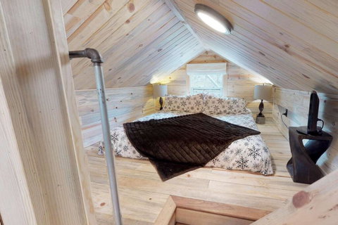 Lil' Frying Pan Cabin - Renee 2