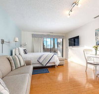 Lovely Beachside Studio  The Shores