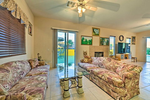 Luxurious Desert Hot Springs Home W/Pool & Hot Tub - Renee 3