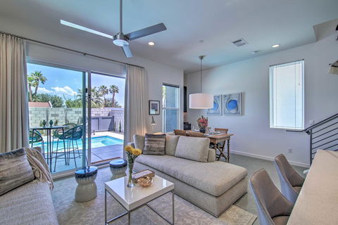 Luxurious Palm Springs Home 2 Mi. To Downtown - Renee 0