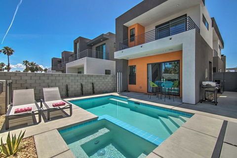 Luxurious Palm Springs Home 2 Mi. To Downtown - Renee 1