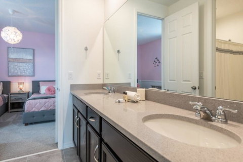 Luxury In Amelia Downs Yurt - Internet Find 2