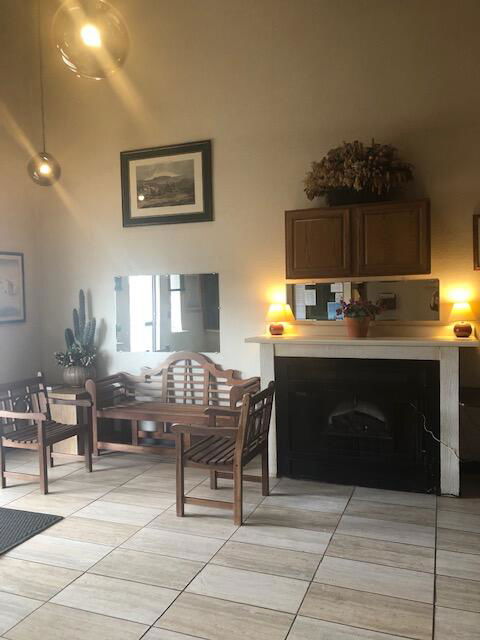 Luxury Inn - Renee 2