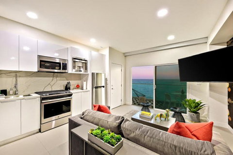 MAL-203-5 - Siegel's Malibu Oceanfront Bliss I - Renee 2