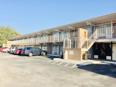 Masters Inn - Renee 1