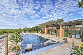 Book May Accommodation Vacations Renee Renee