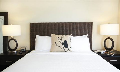 Menlo Apartments - Renee 2