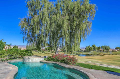 Mira Vista Lakefront Golf Villa - Internet Find 1