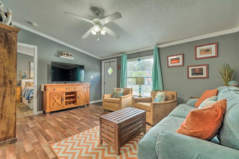 Modern Homosassa Home With Yard, Deck And Fire Pit - Renee 1