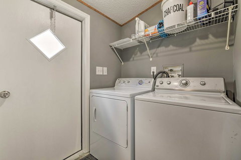 Modern Homosassa Home With Yard, Deck And Fire Pit - Renee 0