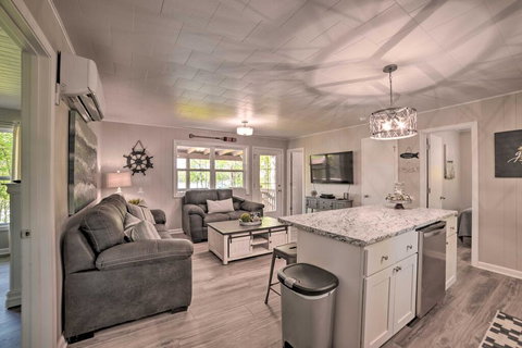 Modern Lakefront Getaway With Deck & Dock, In Cove! - Swimm 2