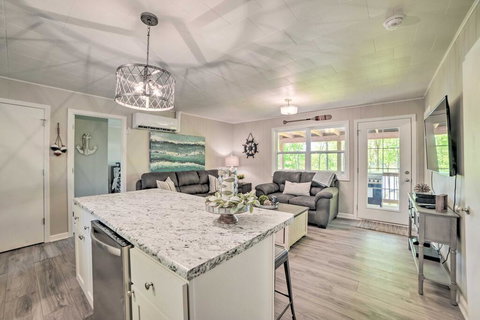 Modern Lakefront Getaway With Deck & Dock, In Cove! - Swimm 3