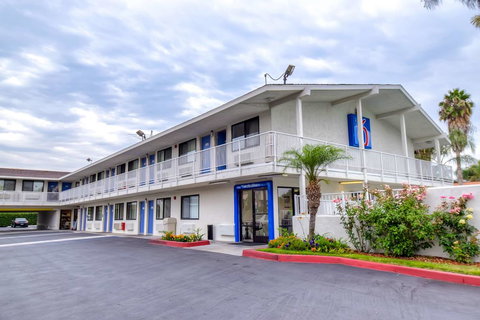 Motel 6-El Monte, CA - Los Angeles - Internet Find 0