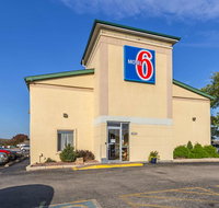 Motel 6-Moline IL