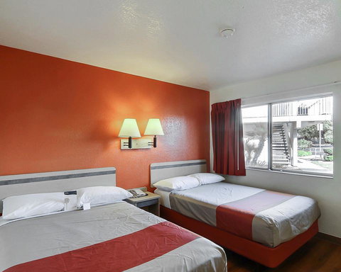 Motel 6-Palmdale, CA - Swimm 2