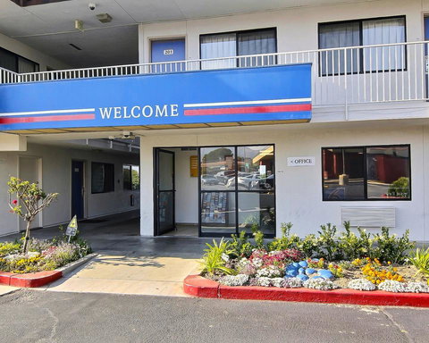 Motel 6-Palmdale, CA - Swimm 1