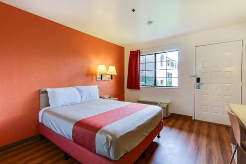 Motel 6-Salinas, CA - North Monterey Area - Renee 2