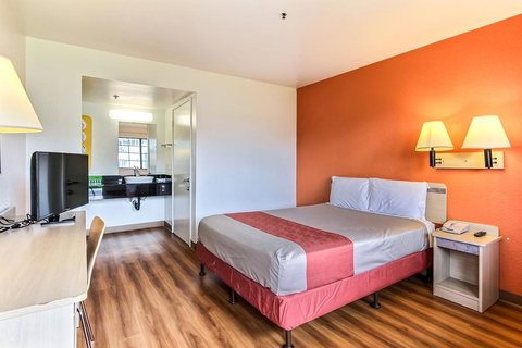 Motel 6-Salinas, CA - North Monterey Area - Renee 3