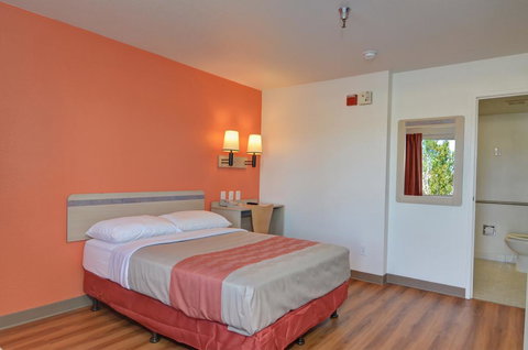 Motel 6-Twentynine Palms, CA - Renee 3