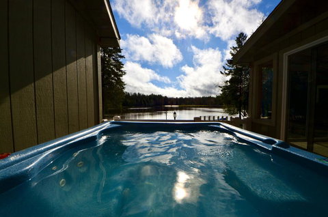 Mt. Maplewood Lake House - Renee 3