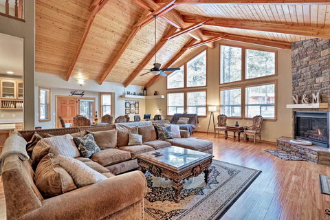 Munds Park Home W/ 1.5 Acres & Volleyball! - Renee 0