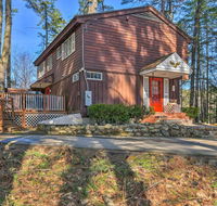 N Conway Home with Porch -Walk to Cranmore Mtn Resort