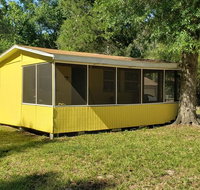 Nana's Place of Homosassa Yellow Cottage