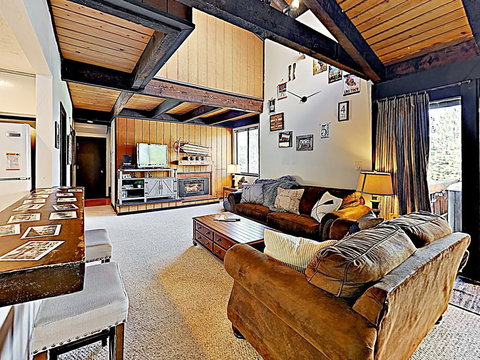 New Listing! Mountain-View Townhome W/ Hot Tub Townhouse - Renee 0