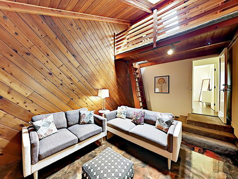 New Listing! Ventura Gem - 200 Yards To Beach! Duplex - Renee 2
