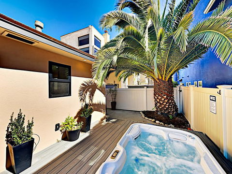 New Listing! Ventura Gem - 200 Yards To Beach! Duplex - Renee 0