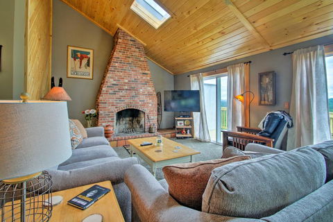 North Conway Family Condo With 3 Decks & Mtn Views! - Renee 3
