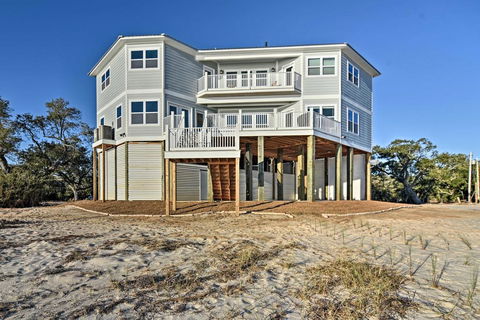 Ocean Springs 'Magnolia Beach House' On Pvt Beach! - Internet Find 2