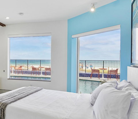 Ocean Treasure Beachside Suites - Internet Find 3