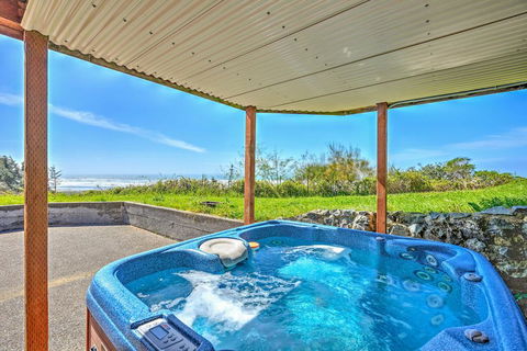 Oceanfront 'Clam Beach House' With Views And Hot Tub! - Renee 1