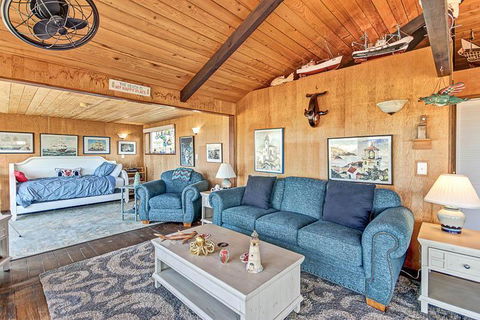 Oceania House - Renee 2