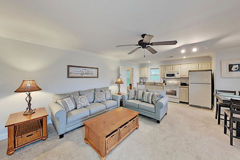 Oceanside Village Hideaway W/ Pool - Near Beach! Home - Renee 2