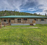 Palmer Home w/ Deck Yard Mountain Views
