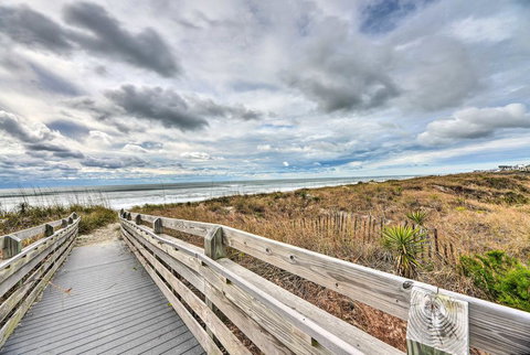 Pet Friendly Oceanside Atlantic Beach Home With Deck - Renee 1