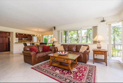 PGA National Resort Golf Villa - Luxurious Two Bedroom First Floor Water View - Internet Find 0