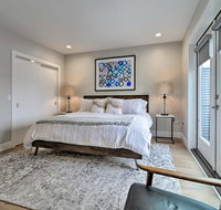 Pittsburgh Townhome w/ Roof Deck City Views