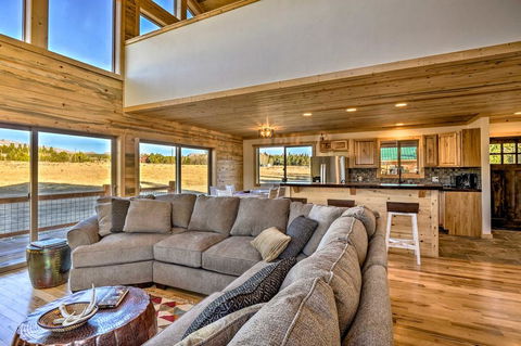 Private Cabin With Deck, Fireplace & Mtn Views! - Renee 0