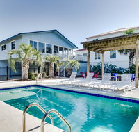 Private Pool Beautiful Interior Finishes Inquire for Fall Break Specials