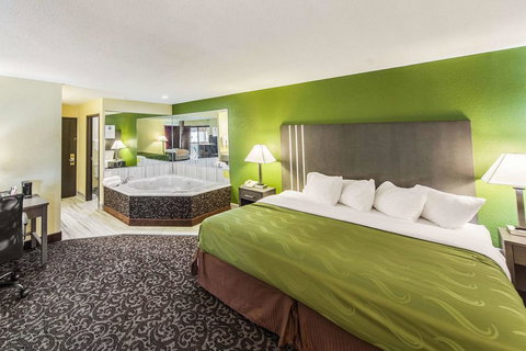 Quality Inn - Renee 2