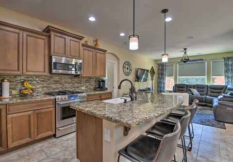 Queen Creek, San Tan Valley Home - Golf & Hike - Renee 1