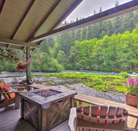Quiet  Romantic Cabin Getaway on McKenzie River