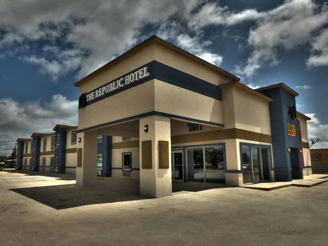 Republic Hotel - Renee 0