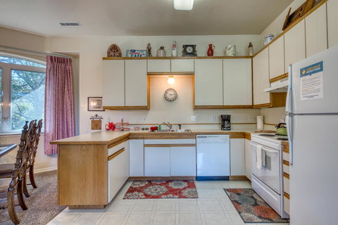 Rhody Apartment - Renee 2