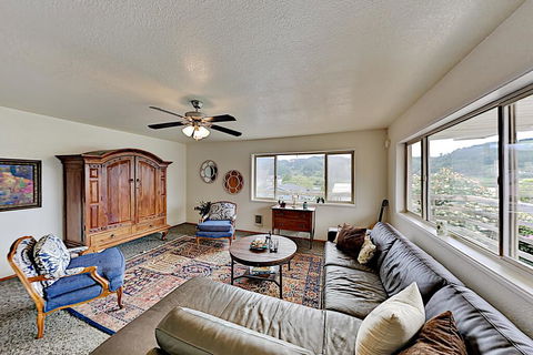 Riverview Retreat - Mins To Beach, Dunes, Lakes Home - Internet Find 0