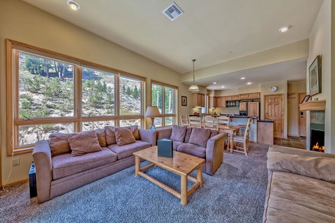 SC102 SnowCrest - Renee 0